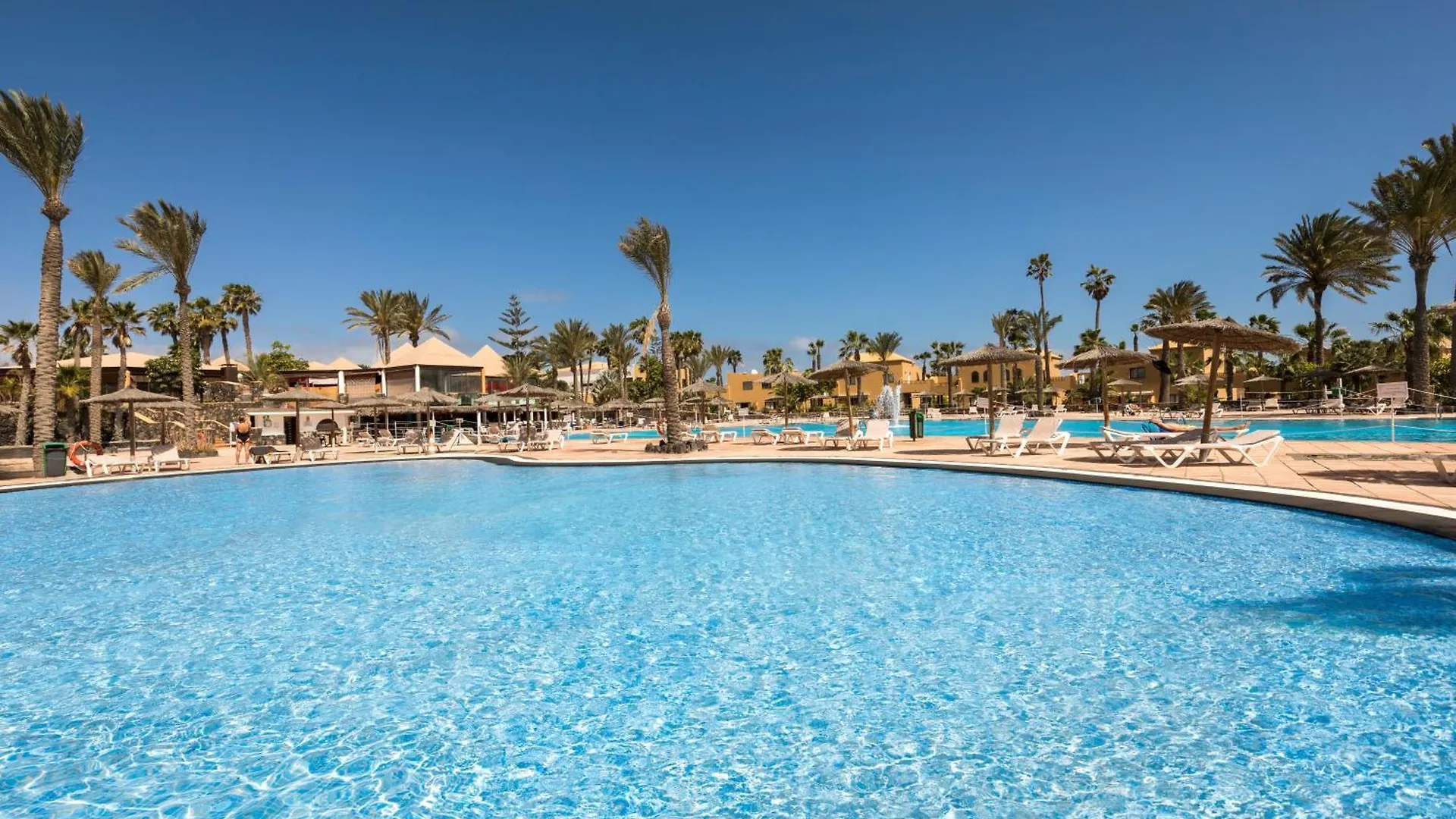 アパート Home2Book Tranquil Oasis Apt, Pool & Terrace コラレホ