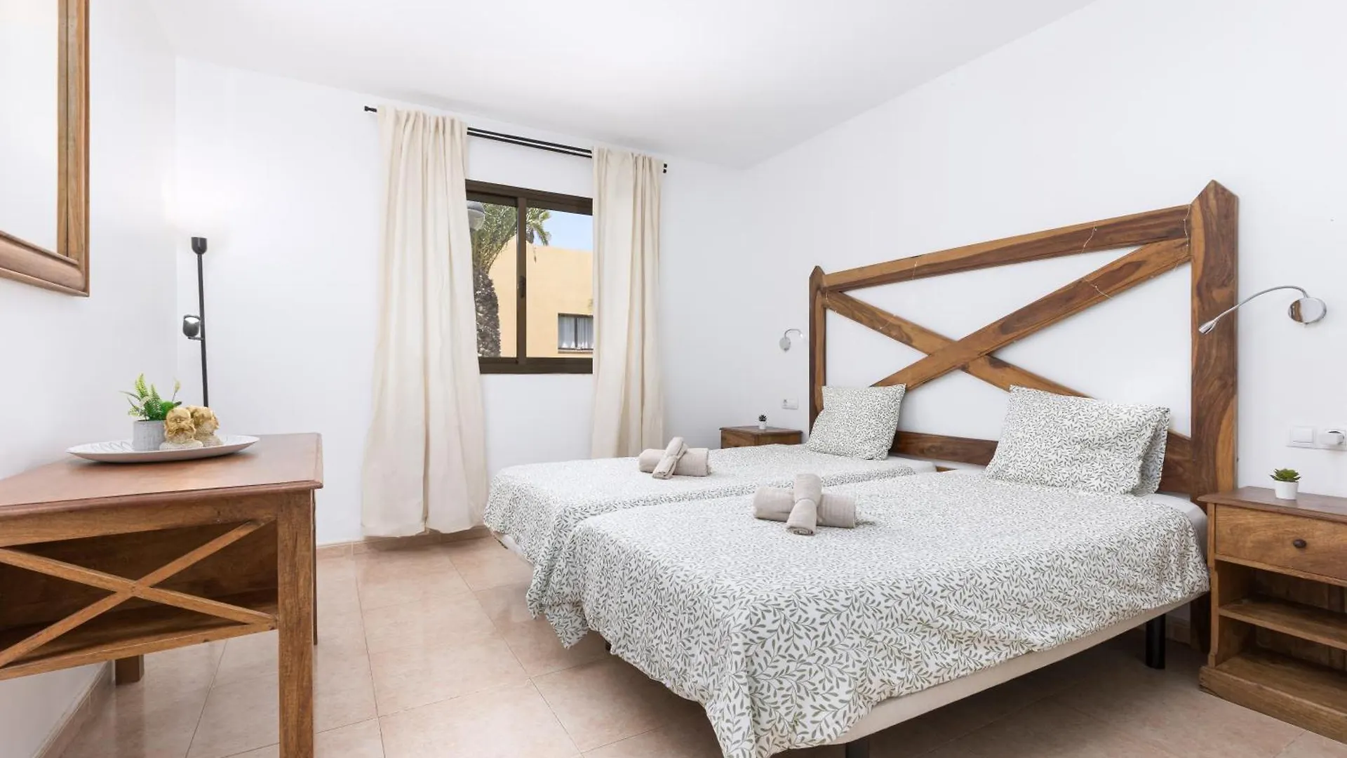 アパート Home2Book Tranquil Oasis Apt, Pool & Terrace コラレホ